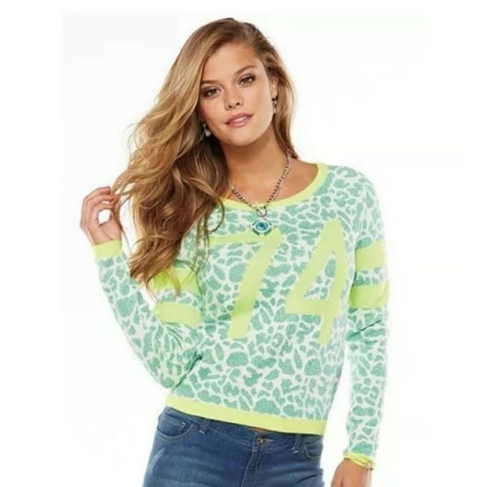 Juice Couture Leopard Print 74โSweatshirtโSizeโXL